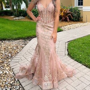 Stunning Prom/wedding dress size 2